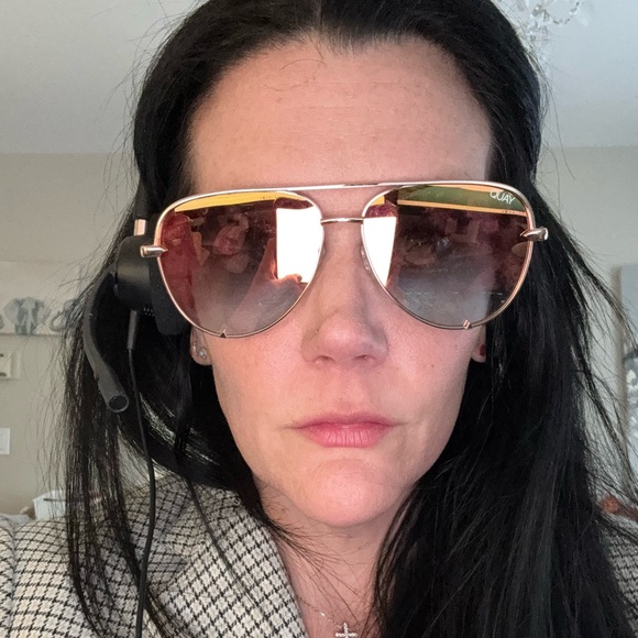 Quay x desi High key mini sunglasses - Picture 2 of 8